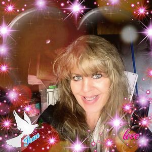 Meet your Posher, Laurie